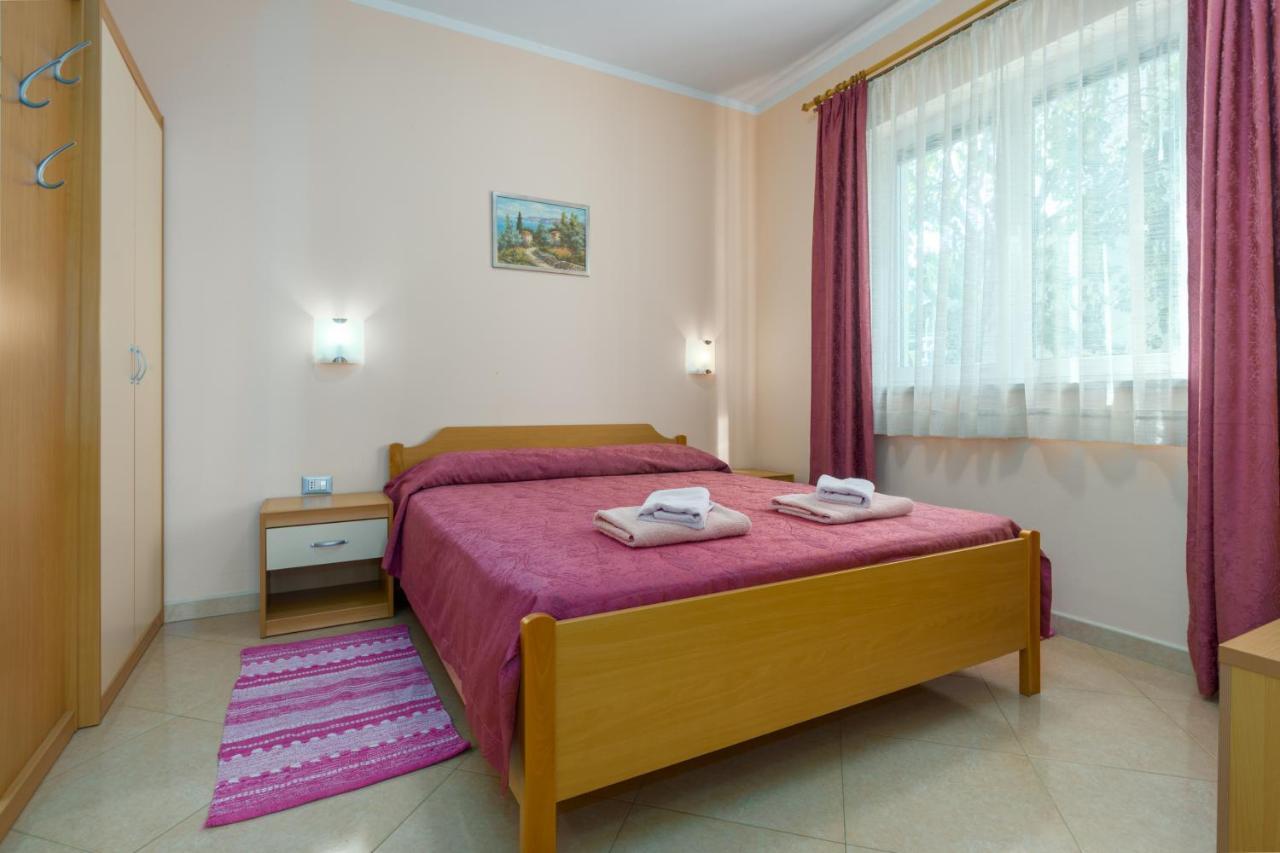 Apartments Maria Poreč Buitenkant foto