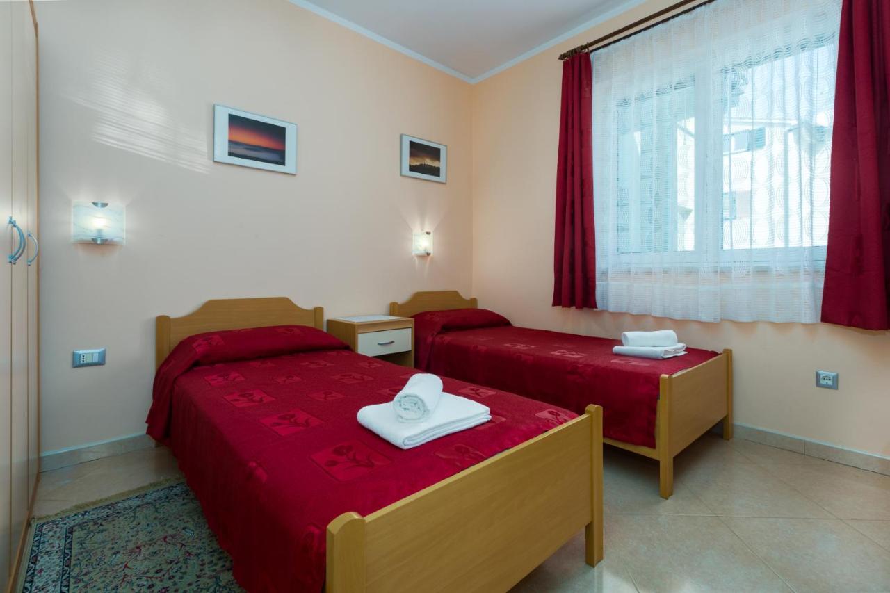 Apartments Maria Poreč Buitenkant foto