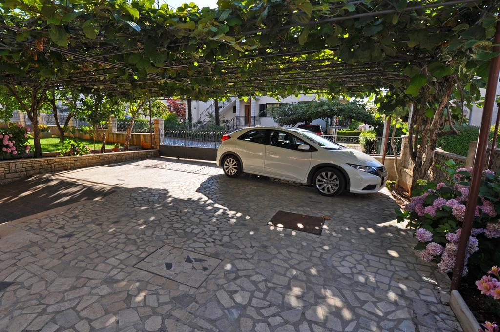 Apartments Maria Poreč Buitenkant foto